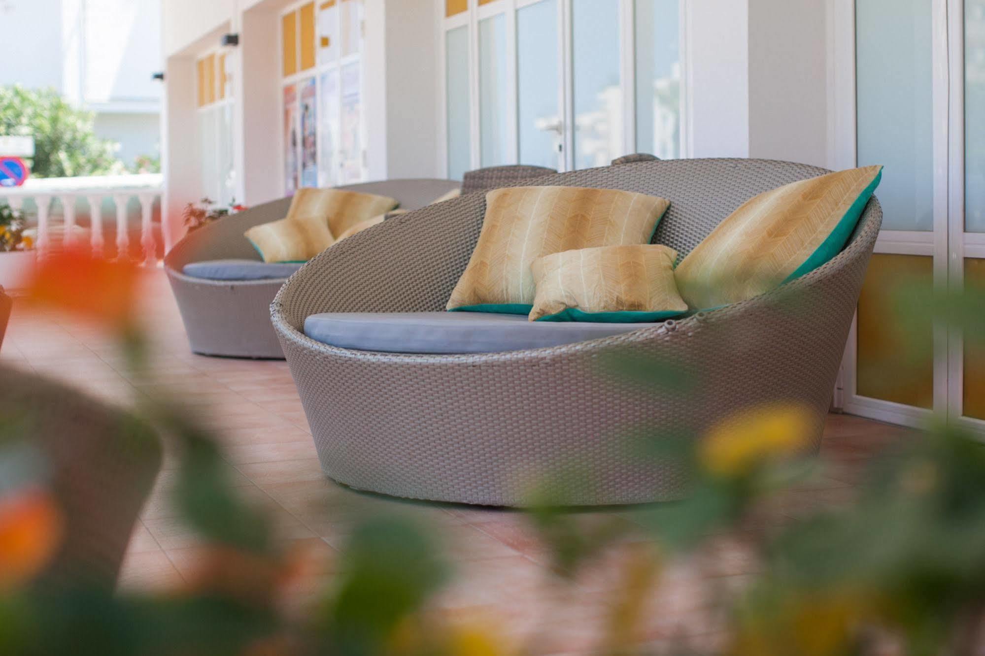 Hostal Los Pinos Es Cana 외부 사진