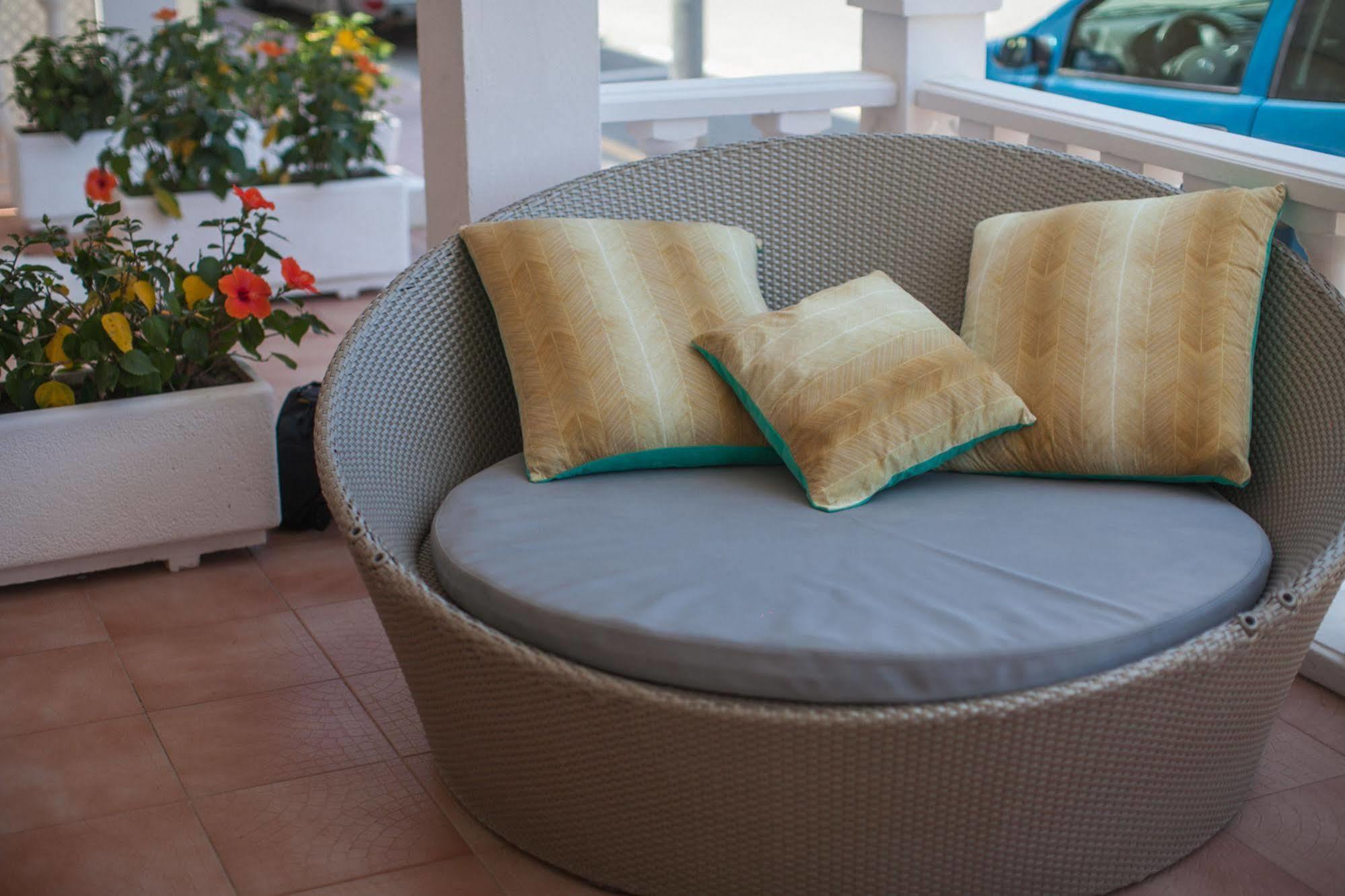 Hostal Los Pinos Es Cana 외부 사진