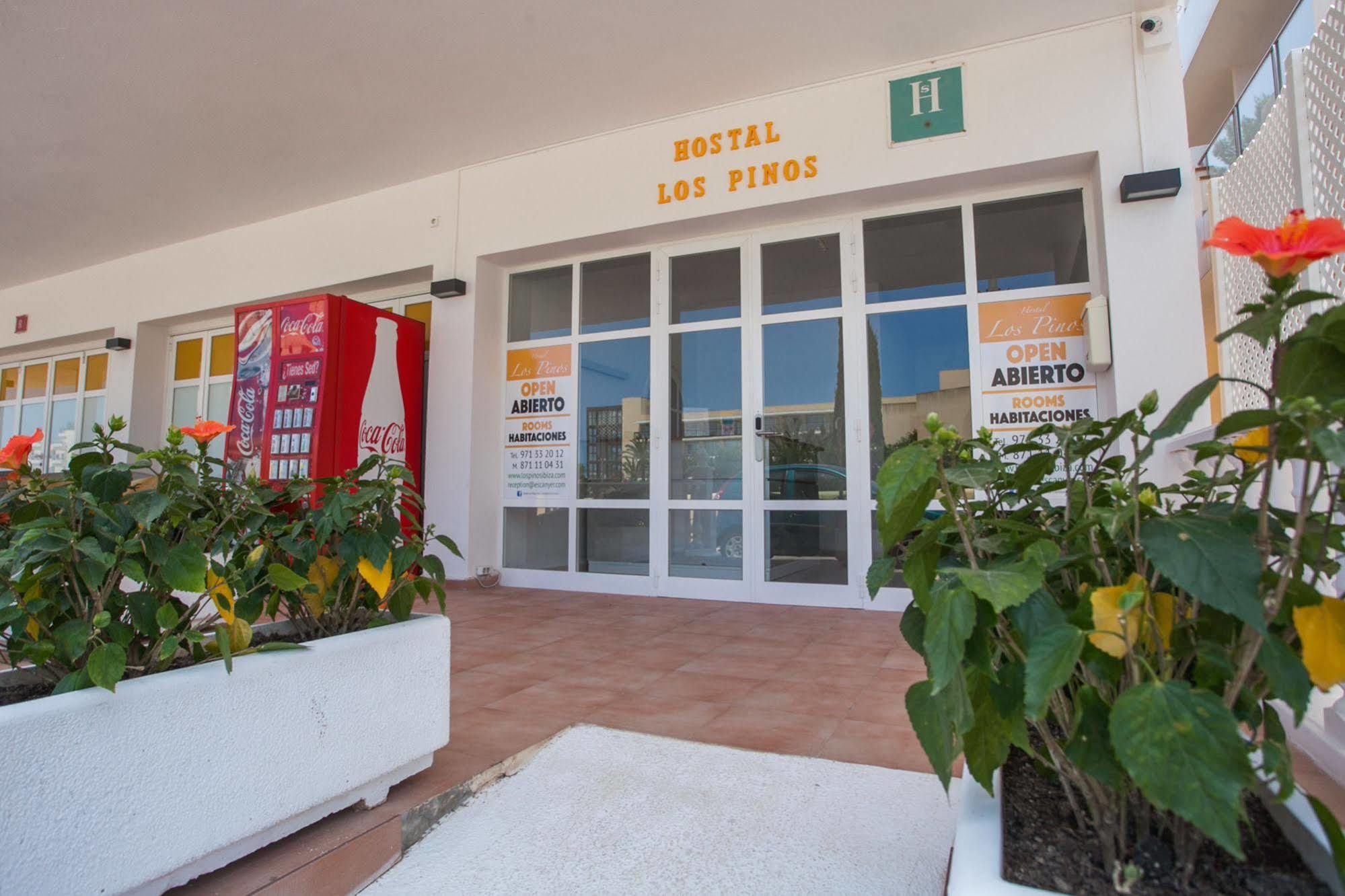 Hostal Los Pinos Es Cana 외부 사진