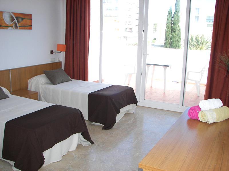 Hostal Los Pinos Es Cana 객실 사진